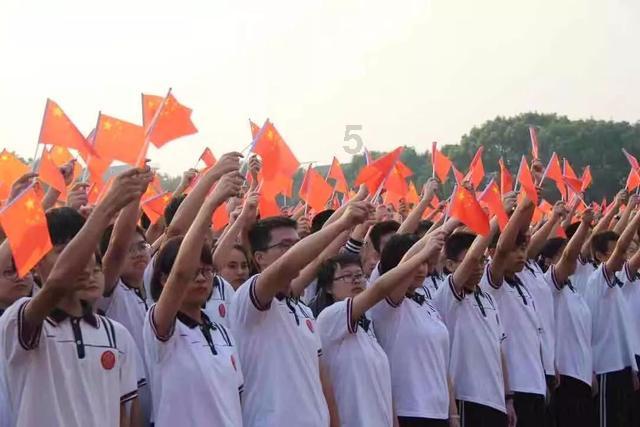 乌兹别克斯坦总统考察BYD 见证交通绿色转型成果